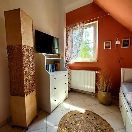 51 1, Lindenweg 8 A 公寓 *